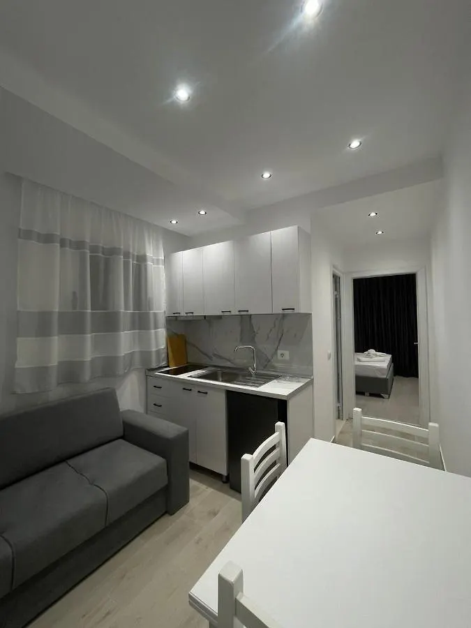 Vila Flabela Vlore 0*,  Albania